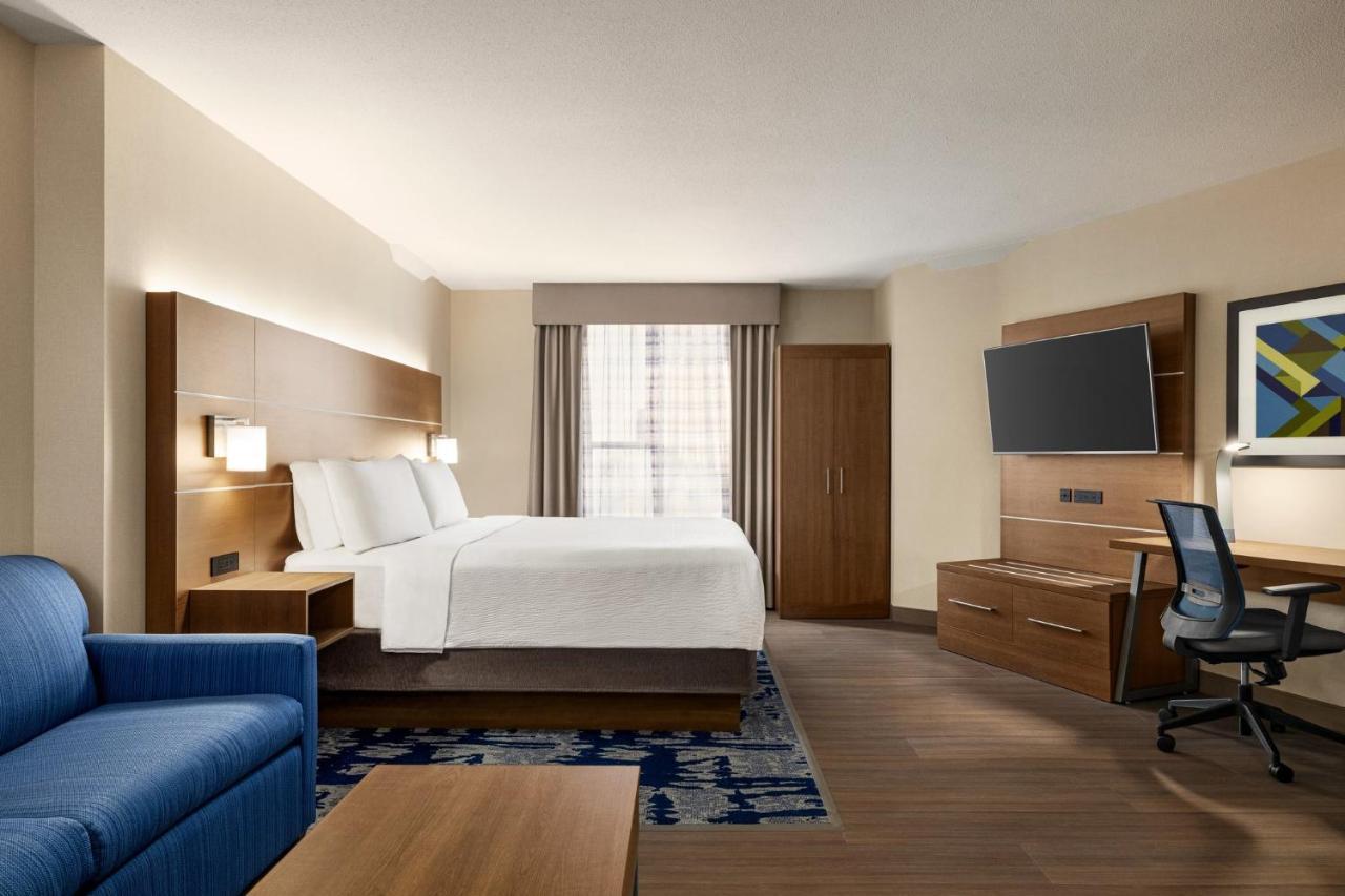 Holiday Inn Express Vancouver-Metrotown Burnaby Ngoại thất bức ảnh
