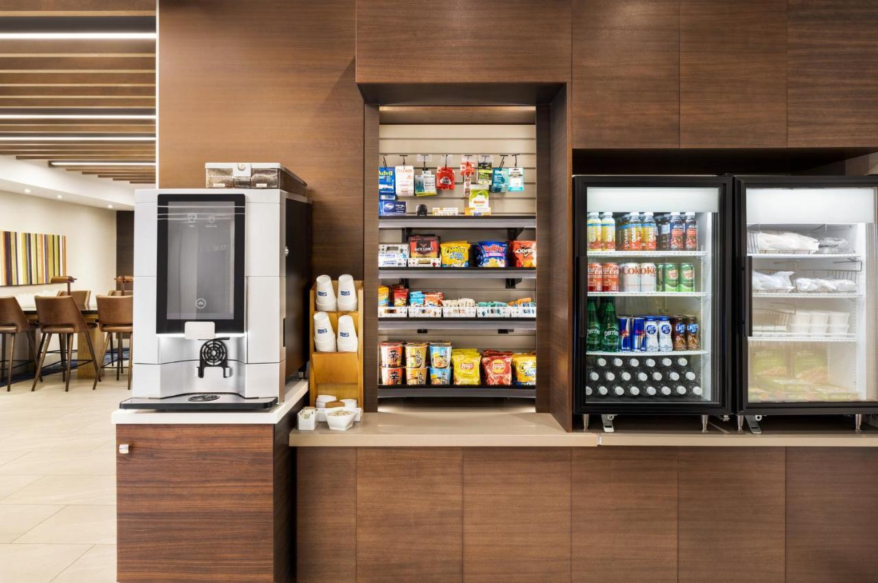 Holiday Inn Express Vancouver-Metrotown Burnaby Ngoại thất bức ảnh