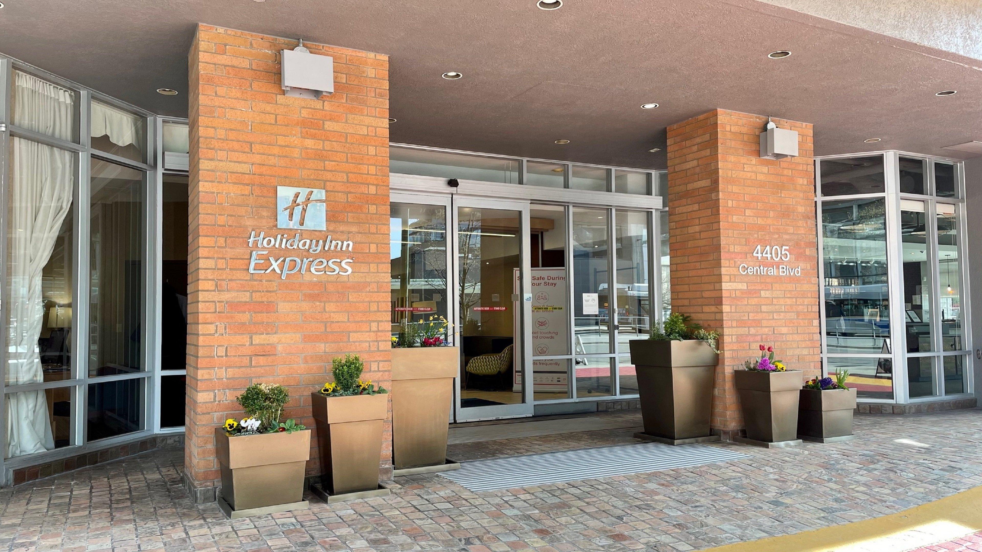 Holiday Inn Express Vancouver-Metrotown Burnaby Ngoại thất bức ảnh