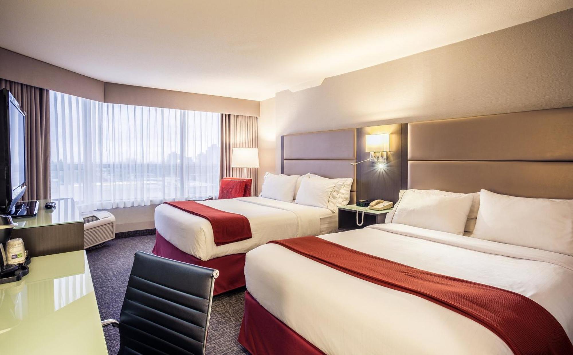 Holiday Inn Express Vancouver-Metrotown Burnaby Ngoại thất bức ảnh