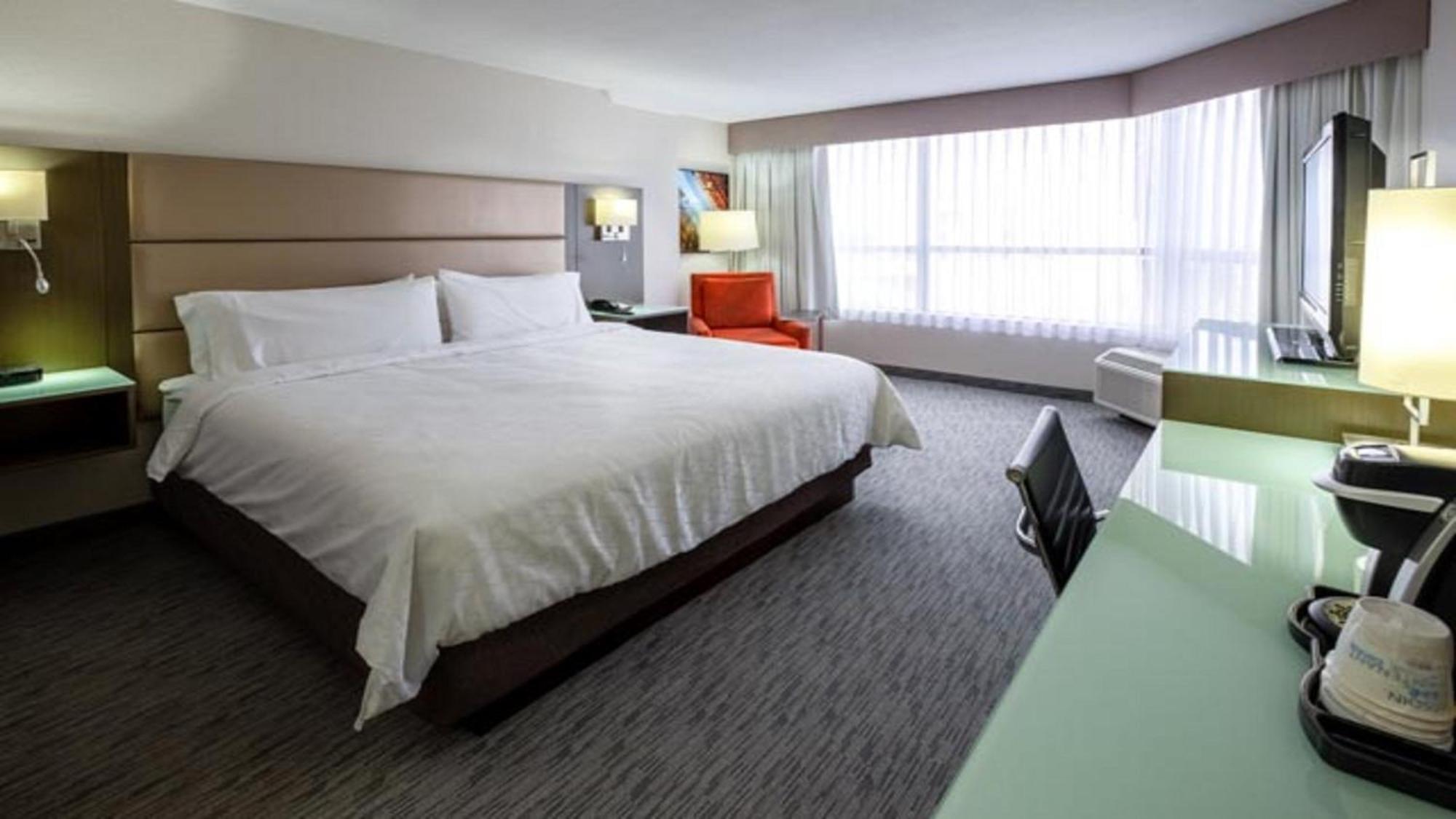Holiday Inn Express Vancouver-Metrotown Burnaby Ngoại thất bức ảnh