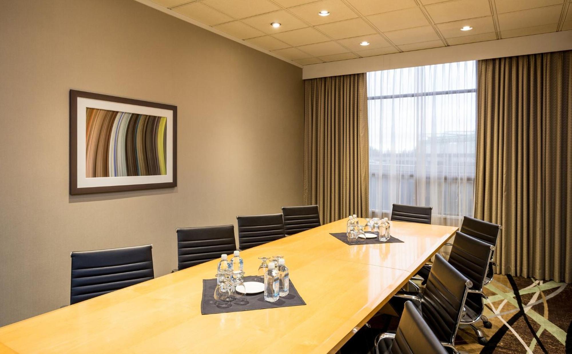 Holiday Inn Express Vancouver-Metrotown Burnaby Ngoại thất bức ảnh