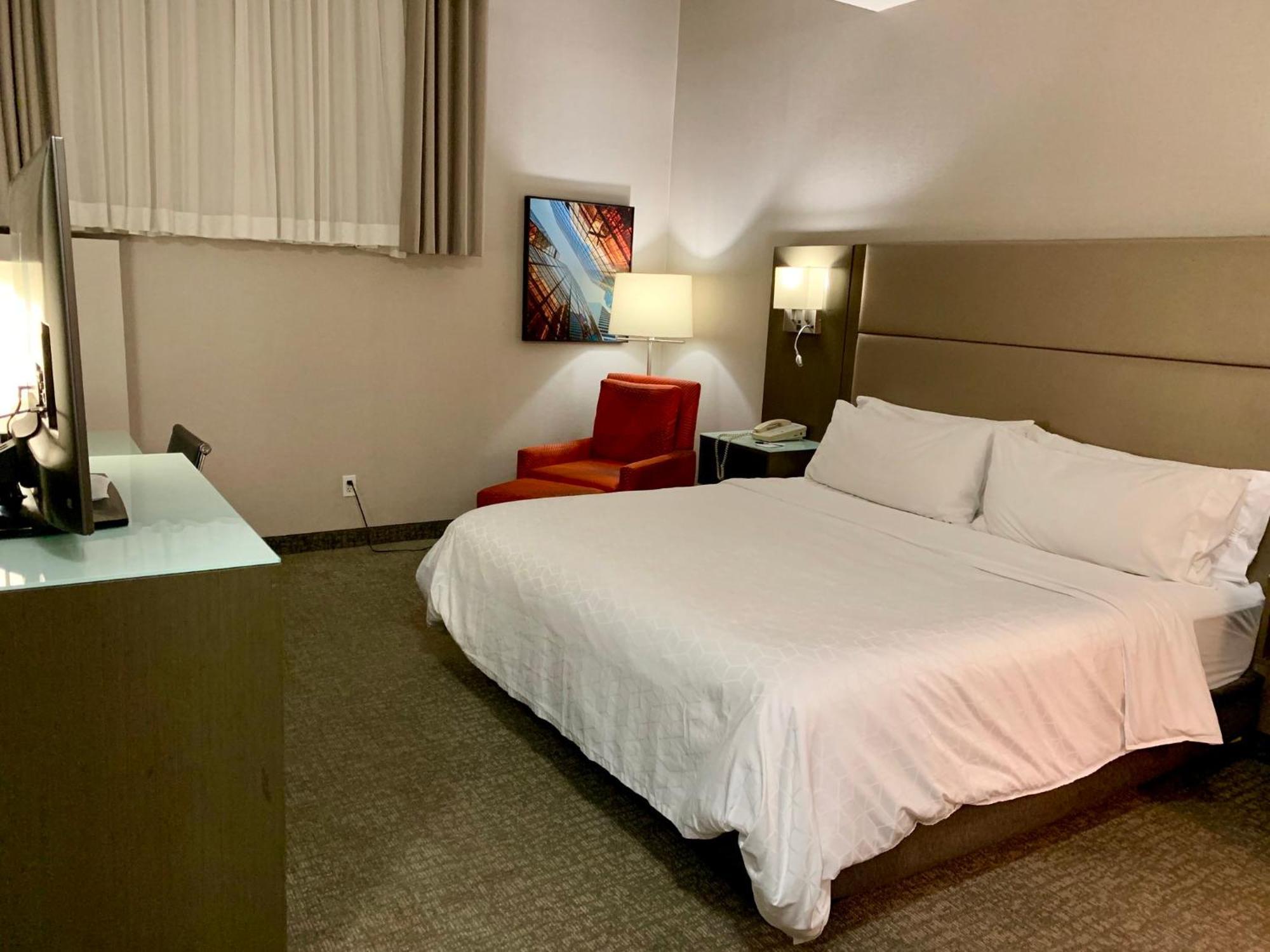 Holiday Inn Express Vancouver-Metrotown Burnaby Ngoại thất bức ảnh
